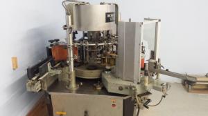 Krones Vinetta Cold glue bottle labeler